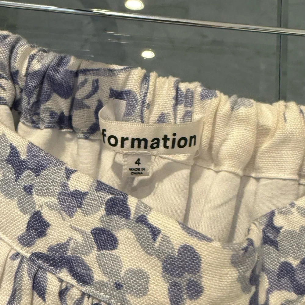 Reformation Teya two-piece in the Lupine floral print and linen material. Size 4